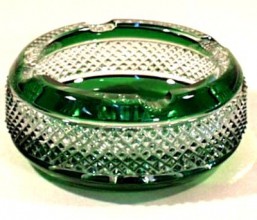 Broušené sklo -Popelník-zelený - Broušené sklo - Brus + přejímané barevné sklo