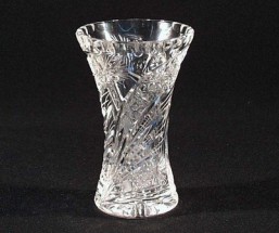 broušené sklo -váza 12,6 cm - Broušené sklo - Bohatý brus