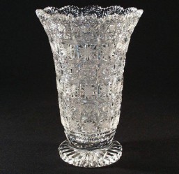 broušené sklo -váza 20,5 cm - Broušené sklo - Bohatý brus