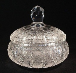 Broušené sklo  -dóza  16,5 cm - Broušené sklo - Bohatý brus