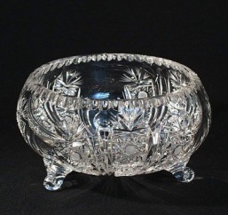 Broušené sklo -mísa-trojnožka 20,5 cm - Broušené sklo - Bohatý brus