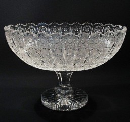 Broušené sklo -nástolec 35,5 cm - Broušené sklo - Bohatý brus