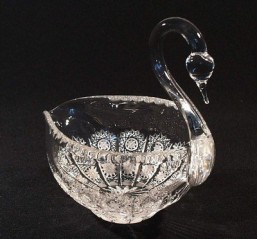 Broušené sklo -miska - labuť 13 cm - Broušené sklo - Bohatý brus