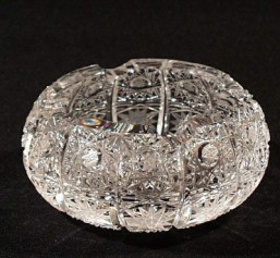Broušené sklo -popelník 10,4 cm - Broušené sklo - Bohatý brus